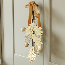 Gold Oak Leaf Metal Swag